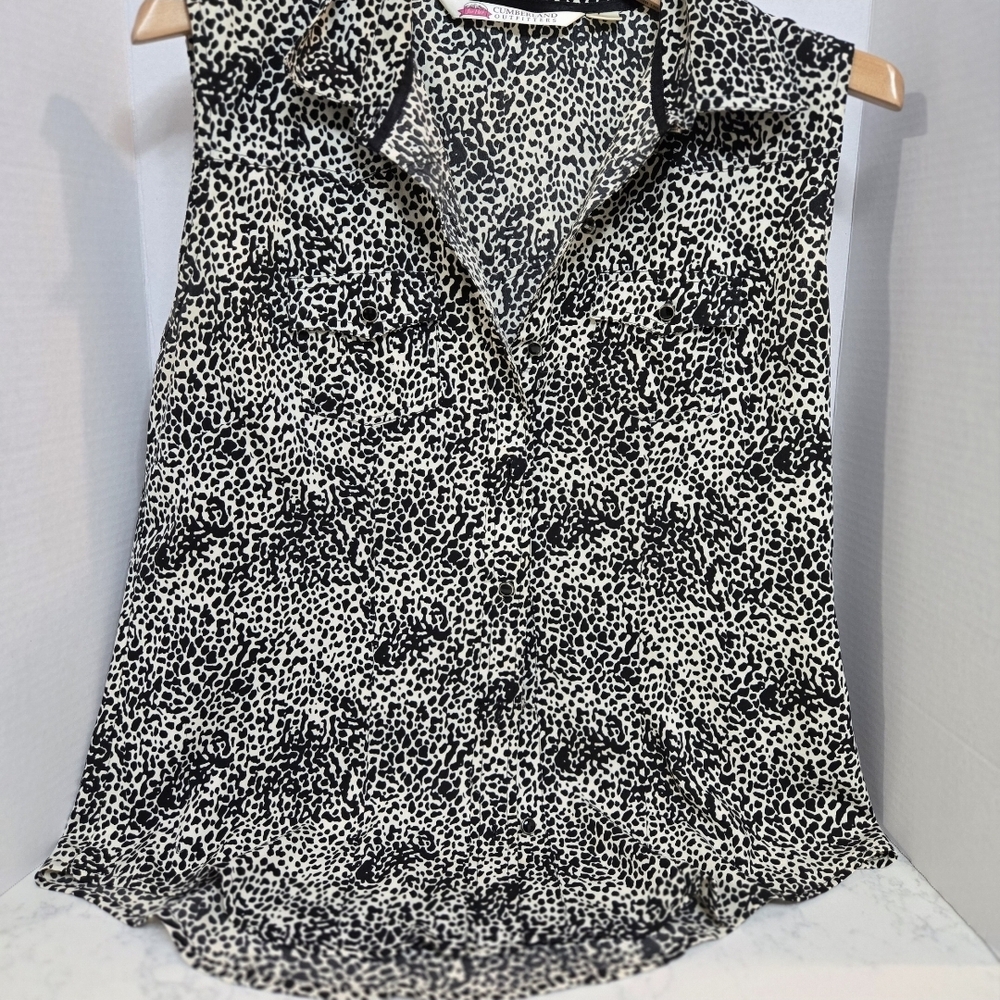 Country Cumberland Outfitters Black and White Leopard Print Sleeveless Western L